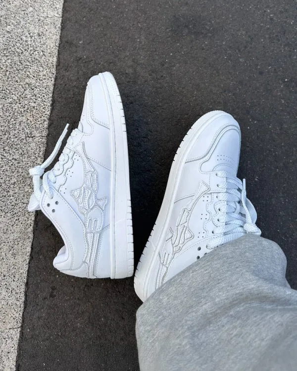 AKIMBO LOWS "TRIPLE WHITE" - Sneakers & Slides - streetwear Avenue Wear