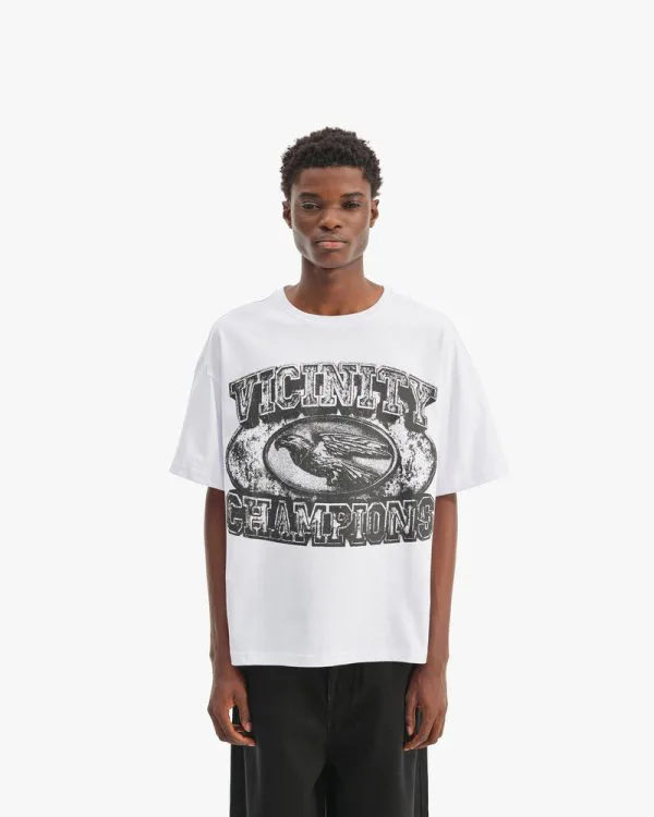 CHAMP EMBLEM TEE BLACK/WHITE - Sweats & Hoodies - streetwear Avenue Wear