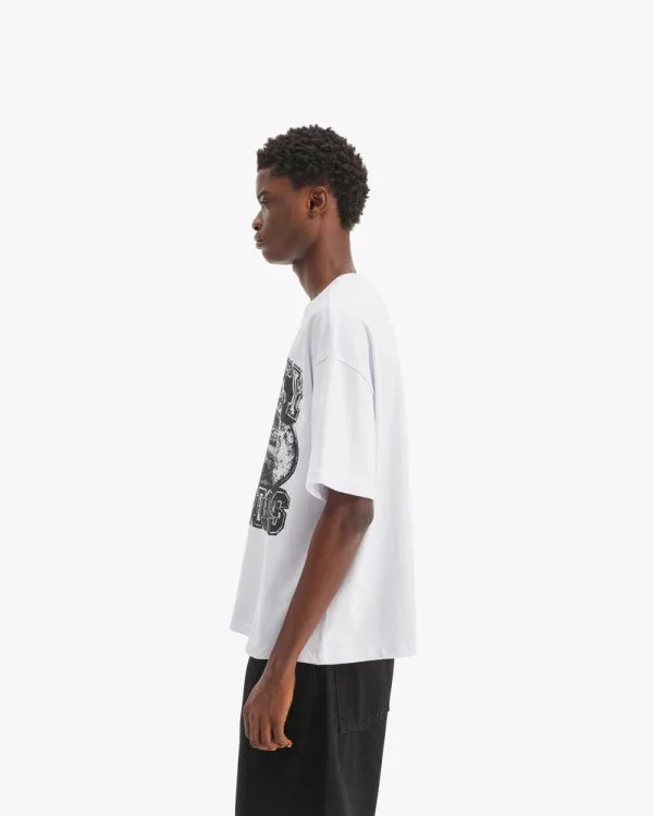 CHAMP EMBLEM TEE BLACK/WHITE - Sweats & Hoodies - streetwear Avenue Wear