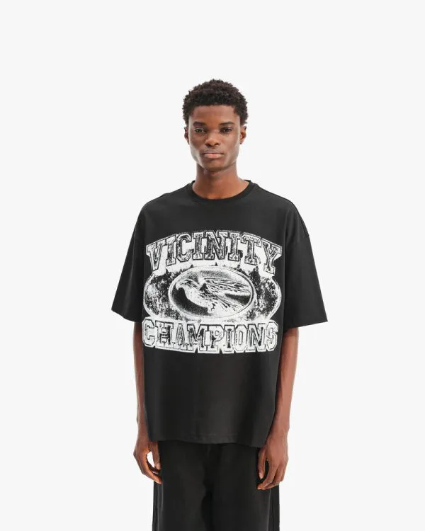 CHAMP EMBLEM TEE WHITE/BLACK - Sweats & Hoodies - streetwear Avenue Wear