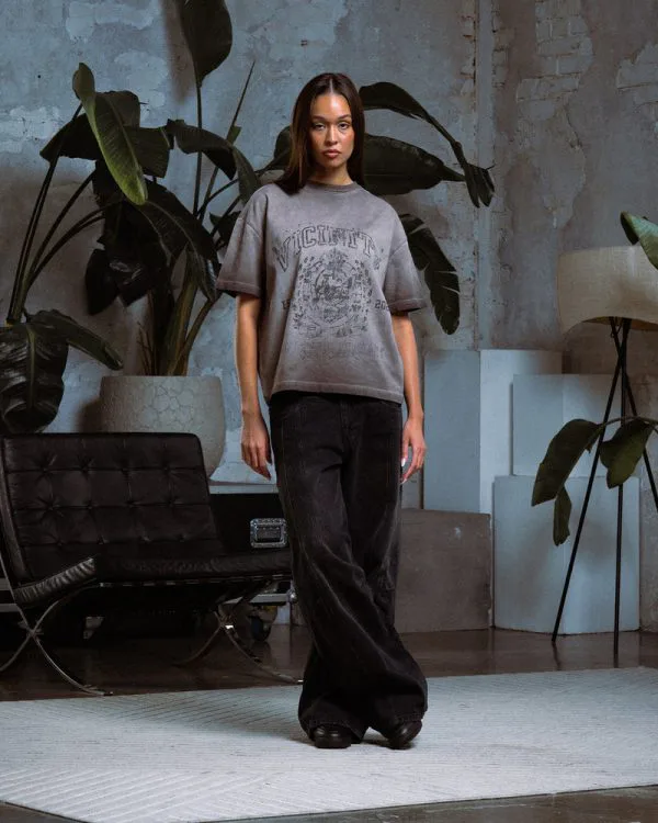 EMBLEM TEE BROWN - Sweats & Hoodies - streetwear Avenue Wear