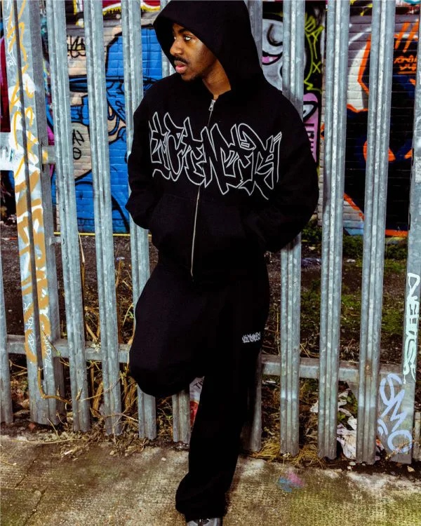 GRAFFITI ZIP-HOODIE BLACK - Sweats & Hoodies - streetwear Avenue Wear