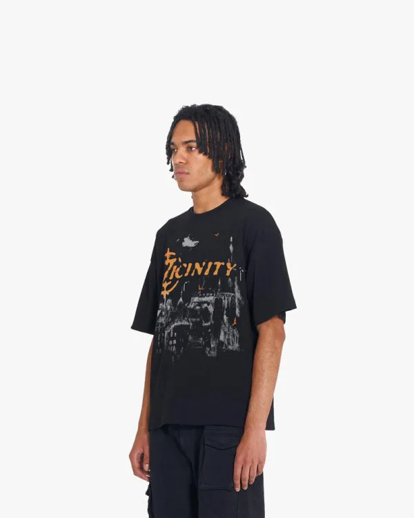 HAUNTED HOUSE TEE BLACK - T-Shirts - streetwear Avenue Wear
