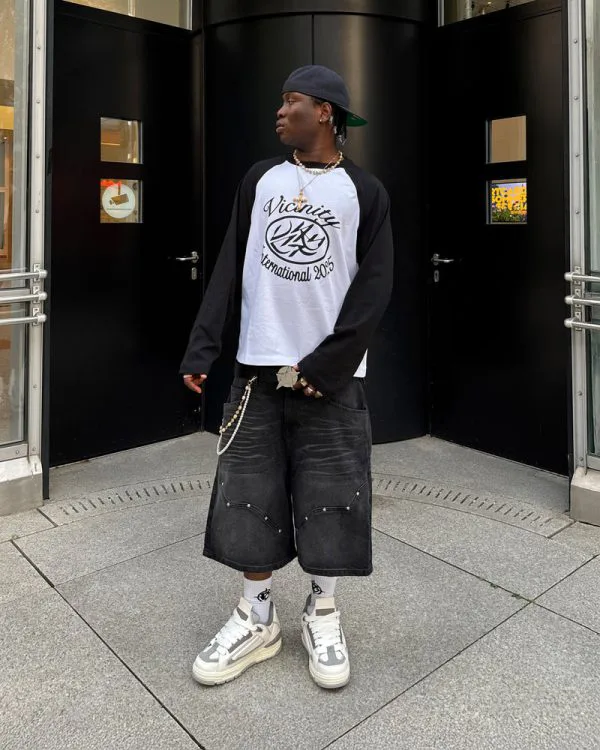 INTERNATIONAL LONGSLEEVE BLACK/WHITE - T-Shirts - streetwear Avenue Wear