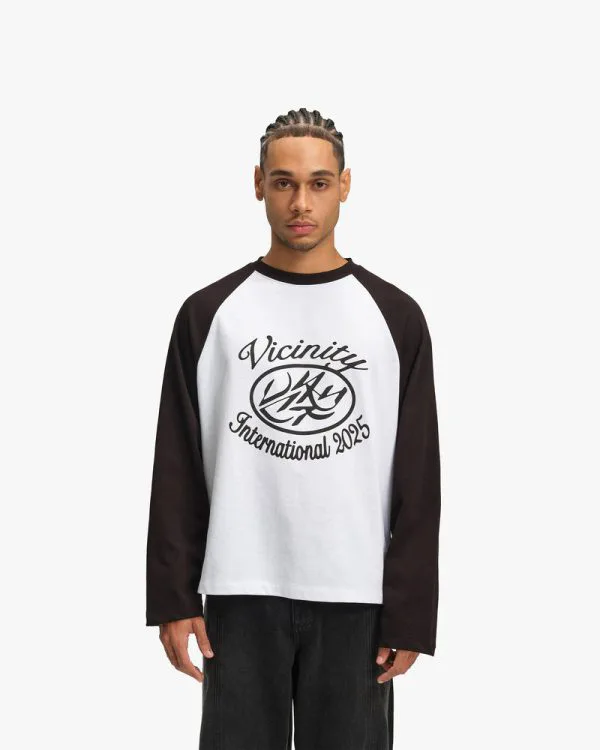 INTERNATIONAL LONGSLEEVE BLACK/WHITE - T-Shirts - streetwear Avenue Wear