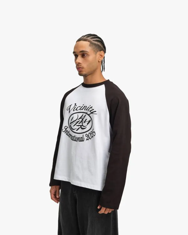 INTERNATIONAL LONGSLEEVE BLACK/WHITE - T-Shirts - streetwear Avenue Wear