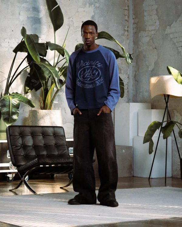 INTERNATIONAL LONGSLEEVE BLUE - Sweats & Hoodies - streetwear Avenue Wear