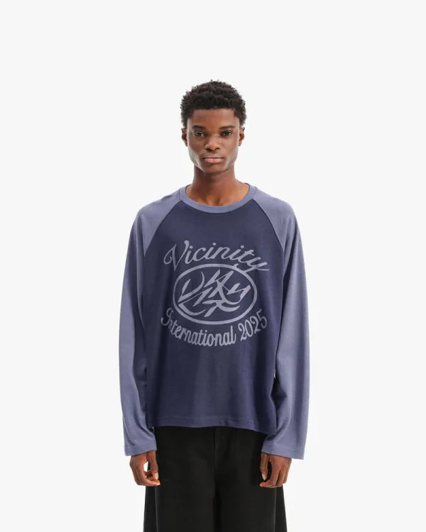 INTERNATIONAL LONGSLEEVE BLUE - Sweats & Hoodies - streetwear Avenue Wear