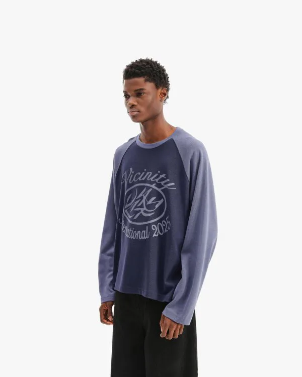 INTERNATIONAL LONGSLEEVE BLUE - Sweats & Hoodies - streetwear Avenue Wear