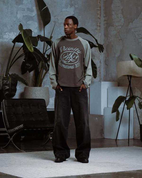 INTERNATIONAL LONGSLEEVE GREEN - Sweats & Hoodies - streetwear Avenue Wear
