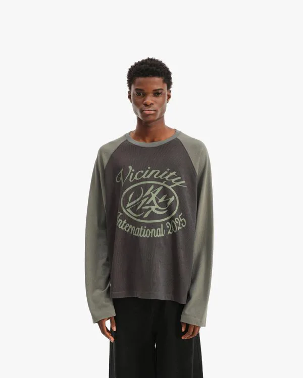INTERNATIONAL LONGSLEEVE GREEN - Sweats & Hoodies - streetwear Avenue Wear