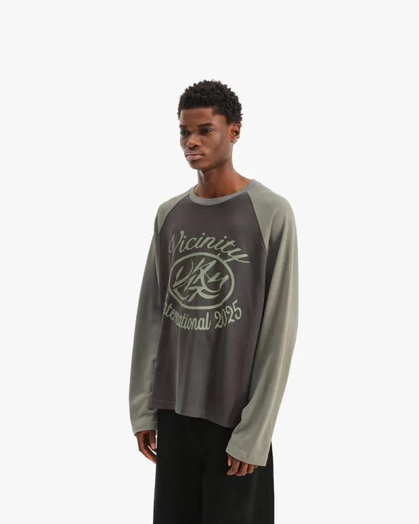 INTERNATIONAL LONGSLEEVE GREEN - Sweats & Hoodies - streetwear Avenue Wear