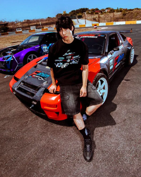 RACING LOGOS TEE BLACK - T-Shirts - streetwear Avenue Wear