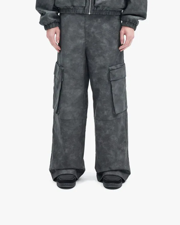 SCRIPT LOGO LEATHER PANTS GREY - Pantalons & Jorts - streetwear Avenue Wear