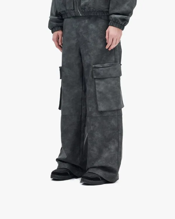 SCRIPT LOGO LEATHER PANTS GREY - Pantalons & Jorts - streetwear Avenue Wear