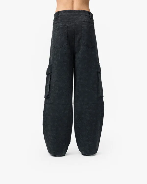 SCRIPT LOGO LEATHER PANTS TAR BLACK - Pantalons & Jorts - streetwear Avenue Wear