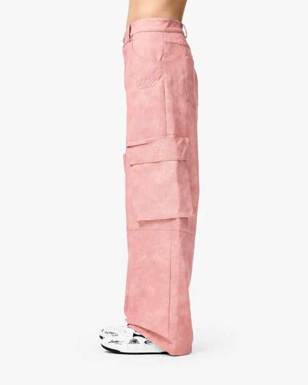 SCRIPT LOGO LEATHER PANTS VINTAGE PINK - Pantalons & Jorts - streetwear Avenue Wear