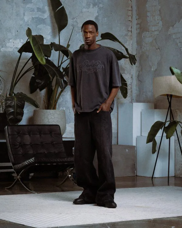 SIGNATURE TEE VINTAGE BLACK - Sweats & Hoodies - streetwear Avenue Wear