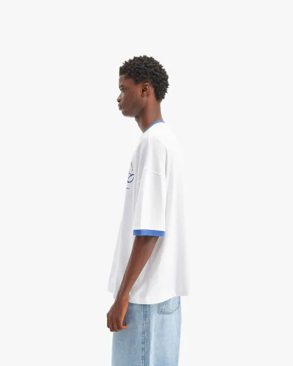 SIGNATURE TEE WHITE/BLUE - Sweats & Hoodies - streetwear Avenue Wear