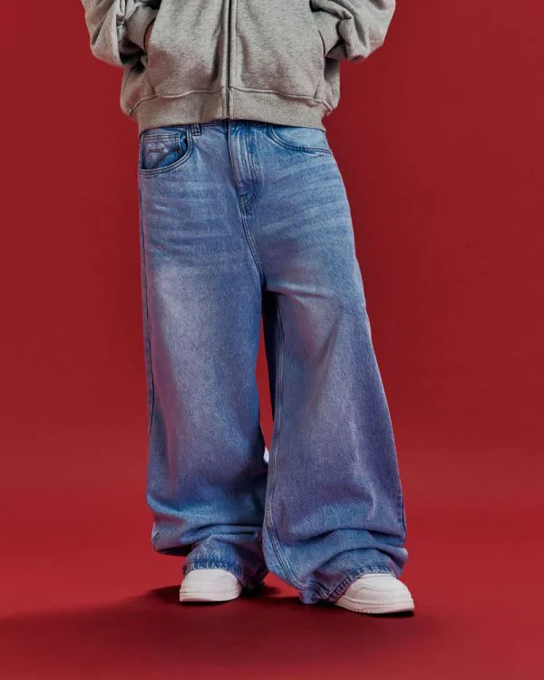 THE BAGGY DENIM LIGHT BLUE - Pantalons & Jorts - streetwear Avenue Wear