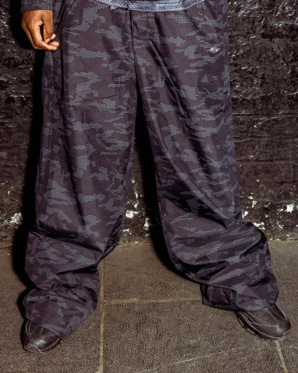 TRACK PANTS DOTTED CAMO BLACK - Pantalons & Jorts - streetwear Avenue Wear
