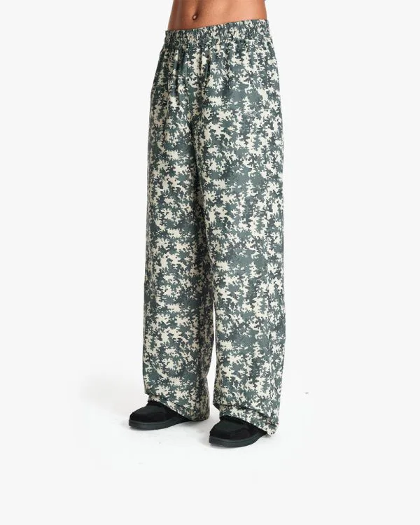 TRACK PANTS PIXEL CAMO - Pantalons & Jorts - streetwear Avenue Wear