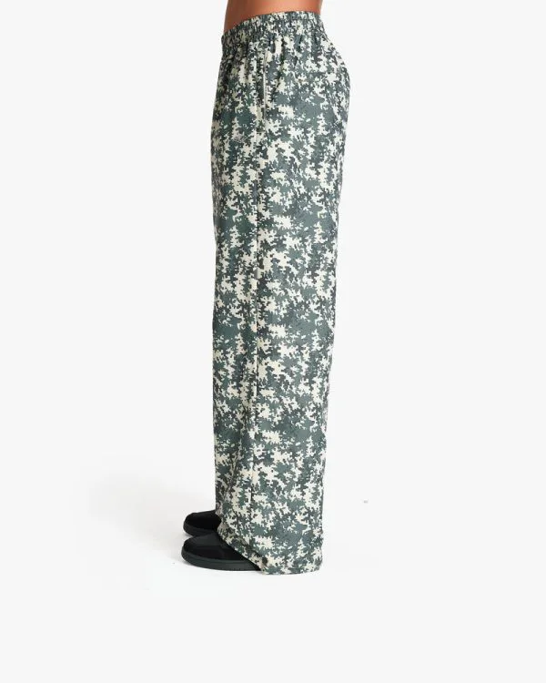 TRACK PANTS PIXEL CAMO - Pantalons & Jorts - streetwear Avenue Wear