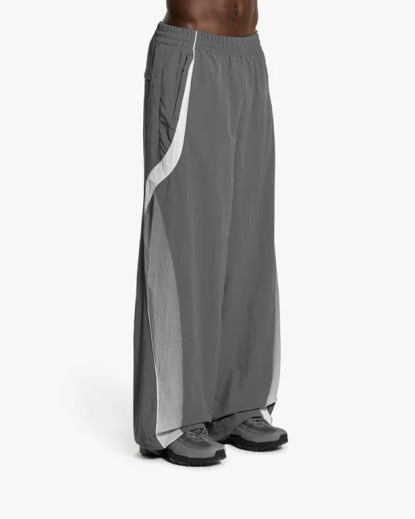 TRACK PANTS V4 GREY - Pantalons & Jorts - streetwear Avenue Wear