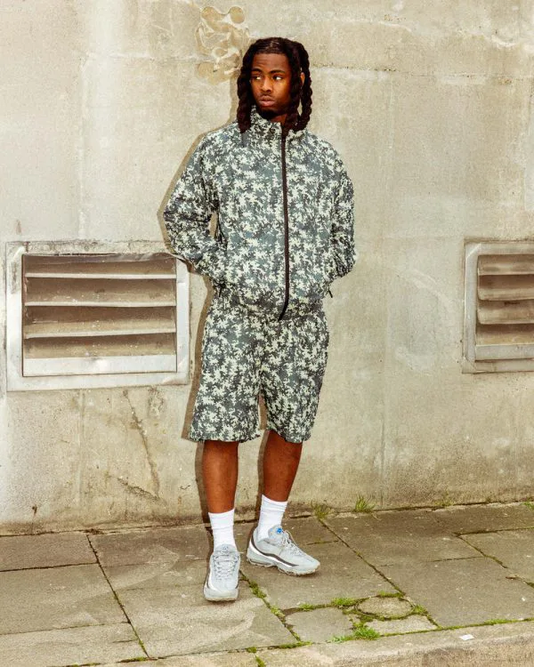 TRACK SHORTS PIXEL CAMO - Pantalons & Jorts - streetwear Avenue Wear