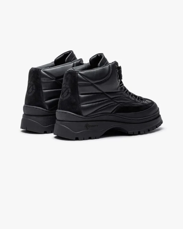 VENTURE HI "TRIPLE BLACK" - Sneakers & Slides - streetwear Avenue Wear